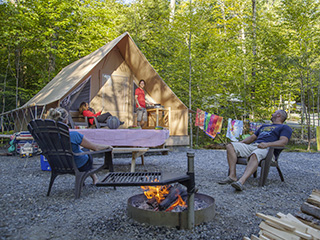 Camping au Parc national du Mont-Orford : secteur du Lac-Fraser et du Lac-Stukely