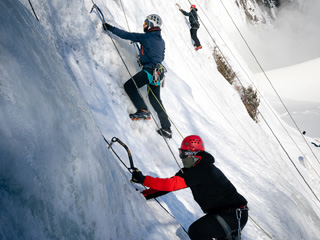 Escalade de glace à la Chute Montmorency avec Aventurex