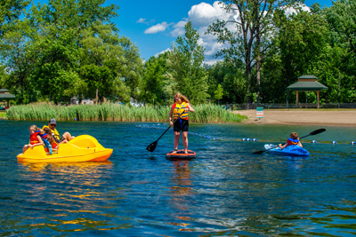 Planche à pagaie, kayak ou pédalo : Évadez-vous sur l’eau!