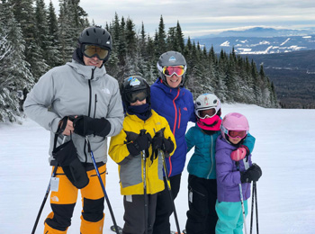 Famille en ski au Mont Grand-Fonds