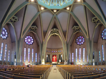 Intérieur du Sanctuaire Notre-Dame-du-Cap