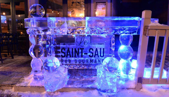 Sculpture de glace dans la Vallée Saint-Sauveur